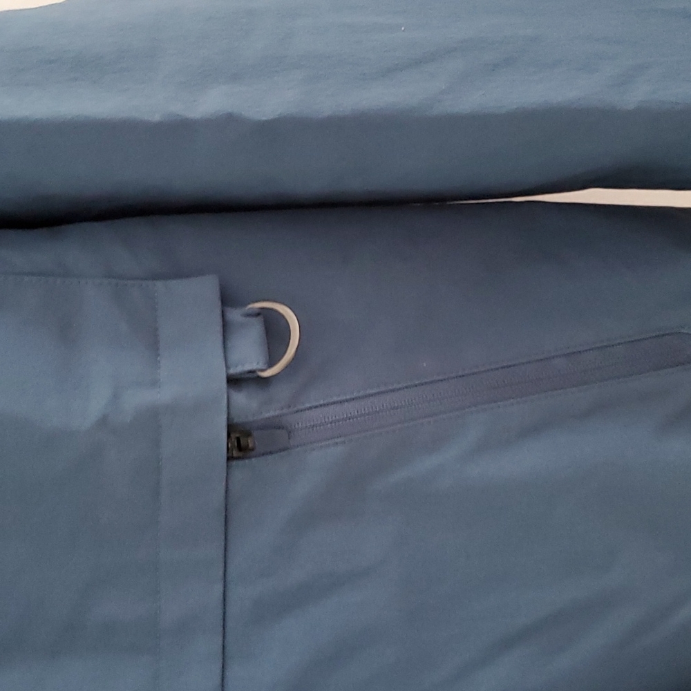 Oakley Men's Jacket - Picture 8 of 8
